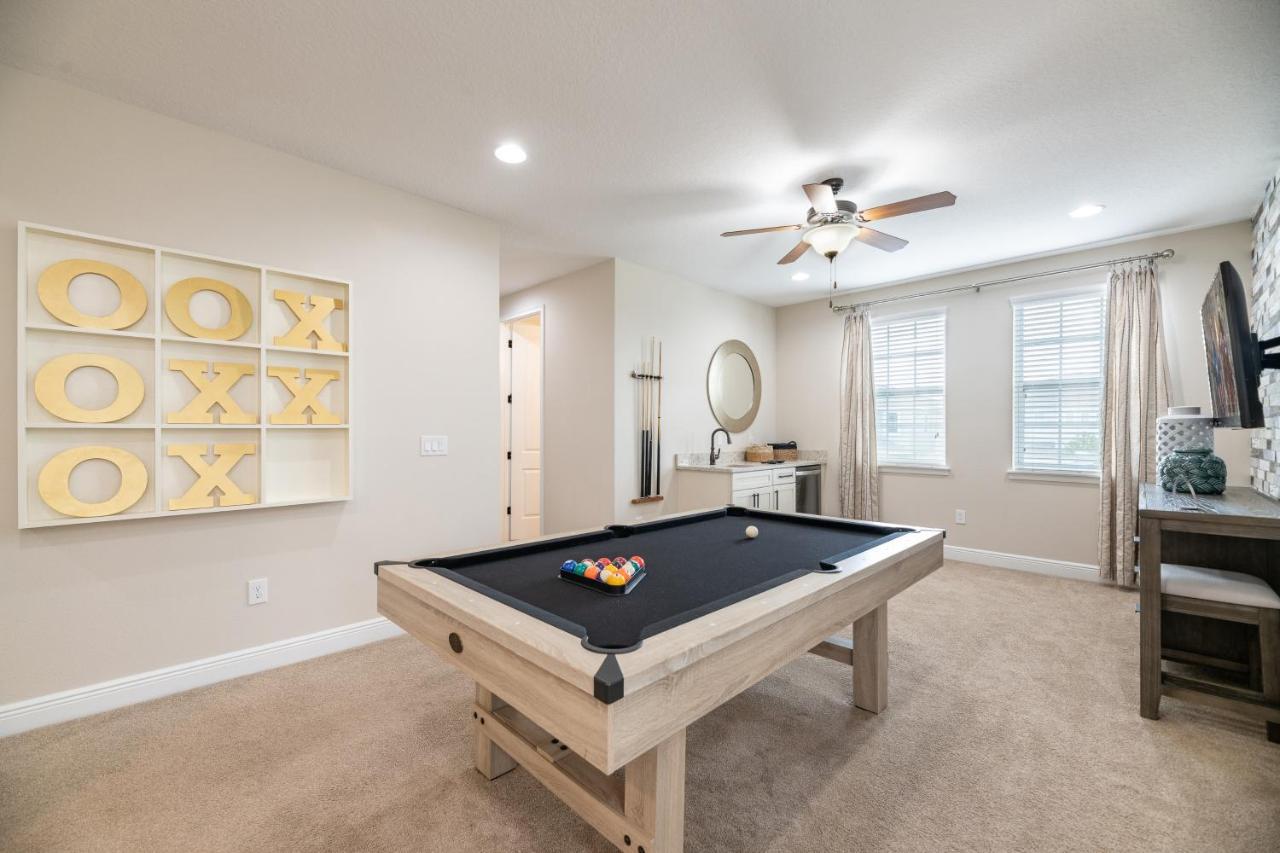 Casa de férias Modern Retreat: Water Park Access & Amenities Orlando