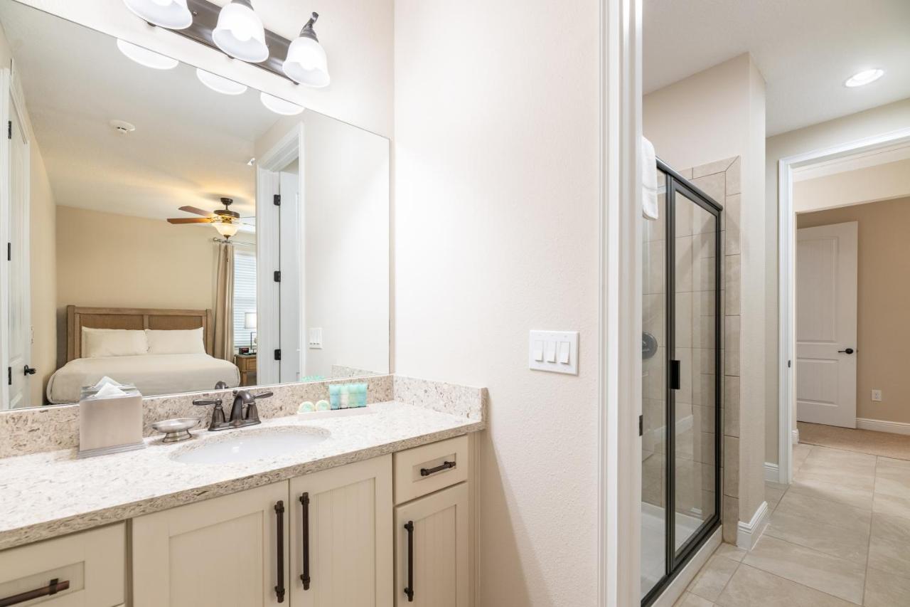 Casa de férias Modern Retreat: Water Park Access & Amenities Orlando