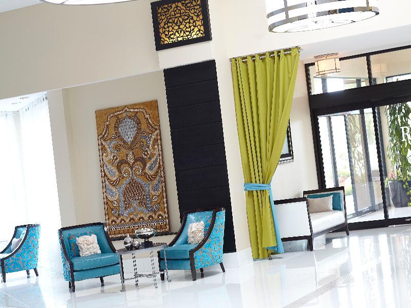 Renaissance Airport Hotel 4*
