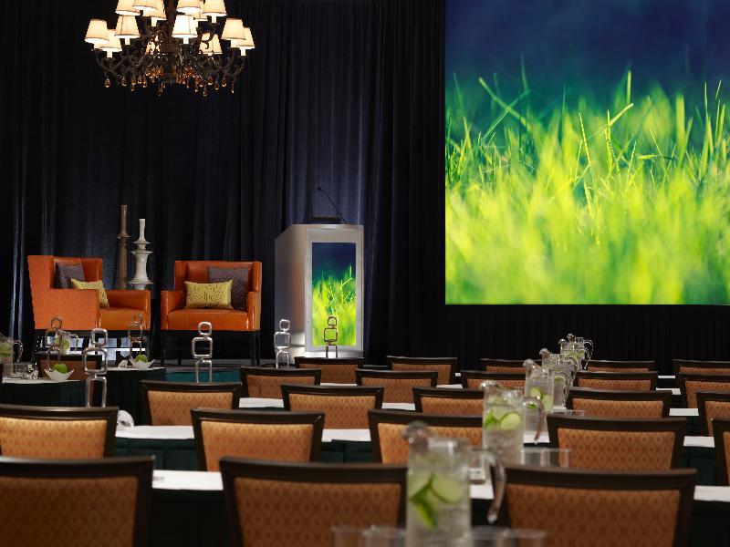 Renaissance Airport Hotel