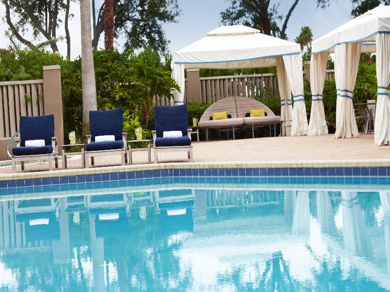 Hotel Renaissance Airport 4*