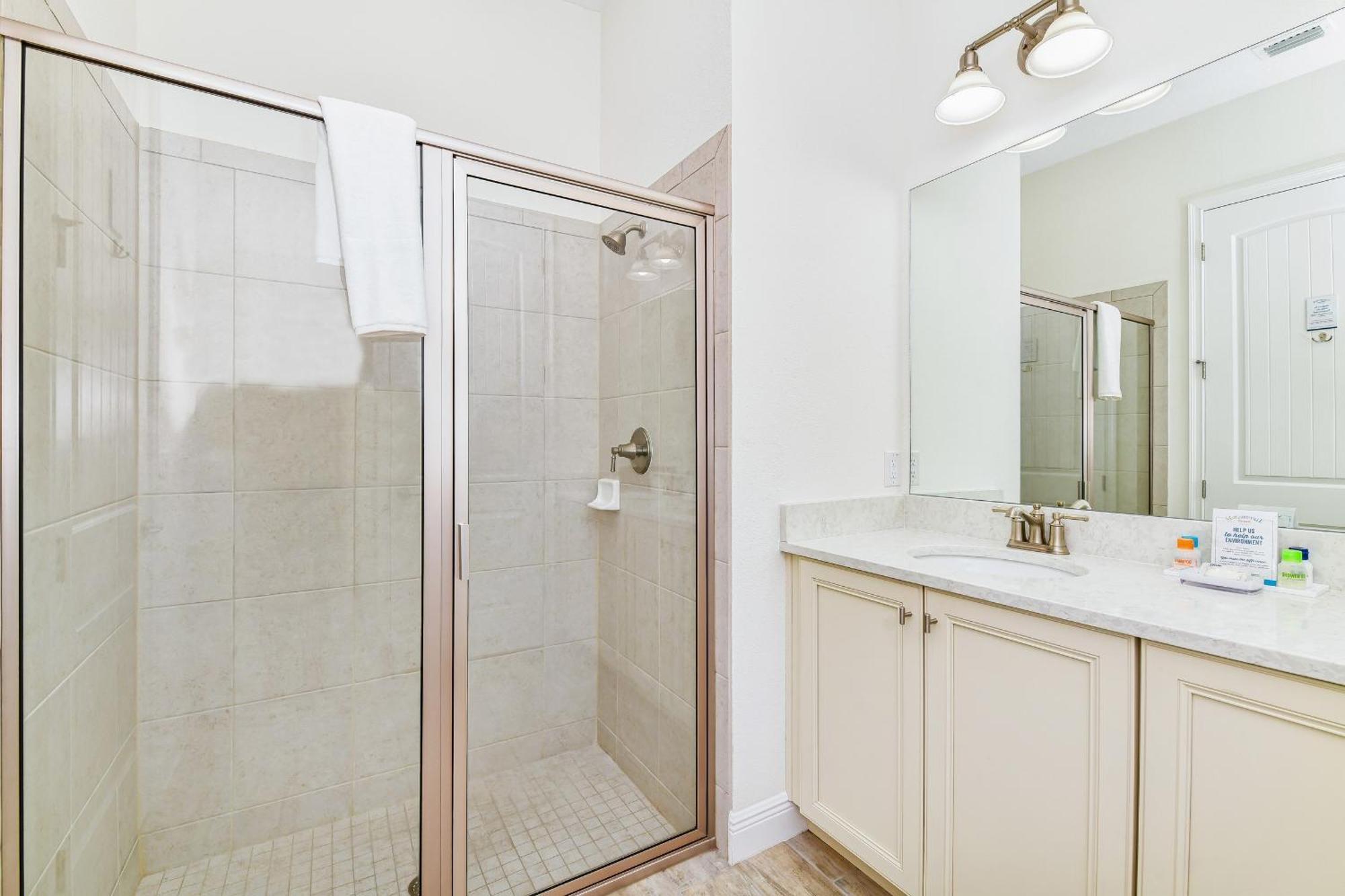 Sunny Yellow Near With Margaritaville Island H20 Waterpark Access - 2995la * Orlando