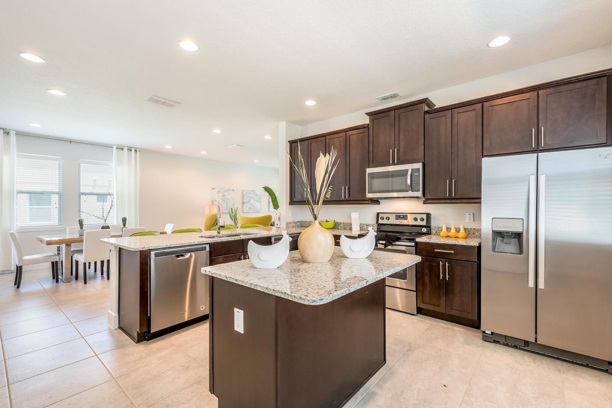 Vibrant Elite Home: Disney-adjacent With Private Pool & Amenities Orlando