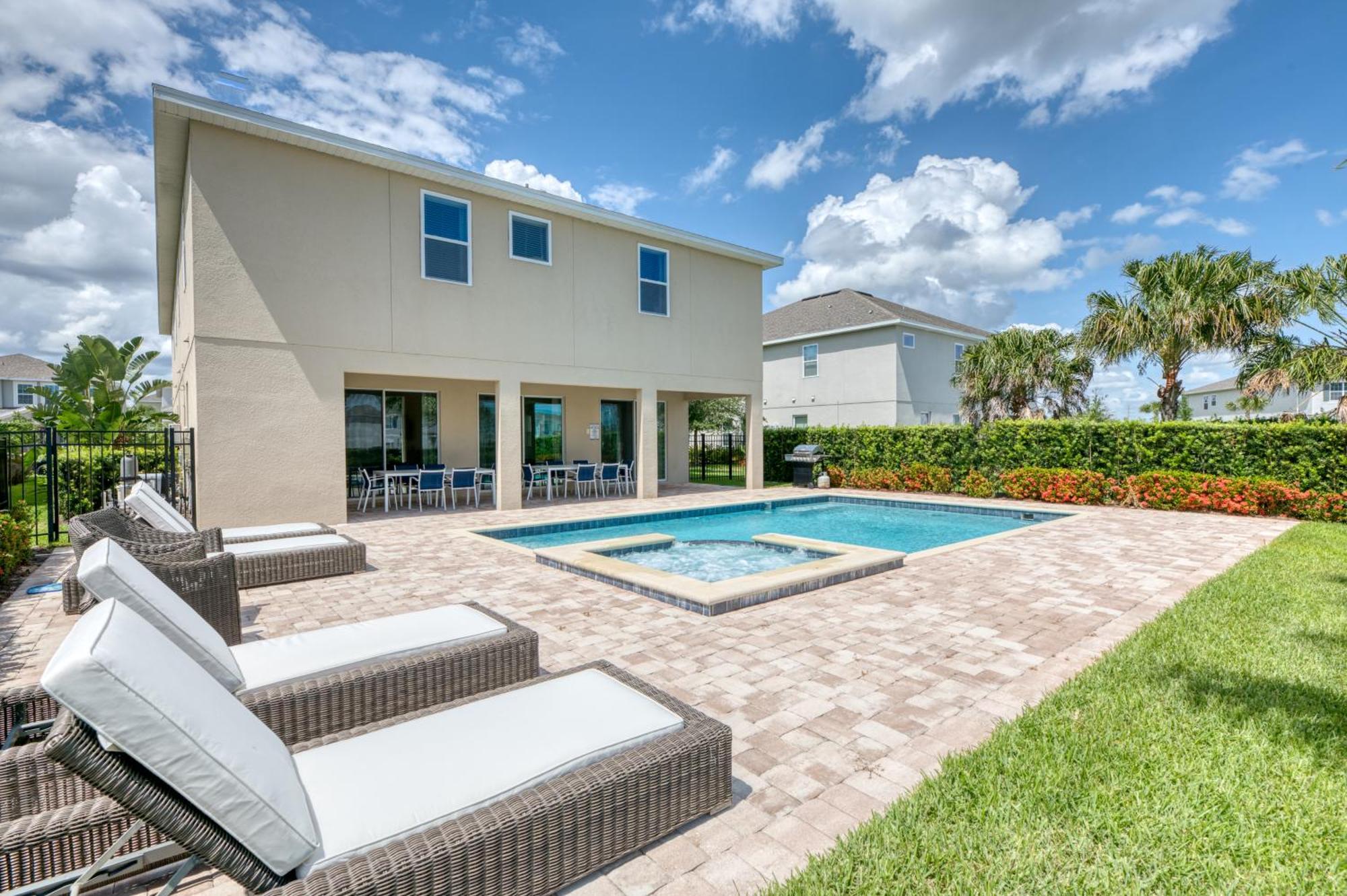 Modern Retreat: Water Park Access & Amenities Casa de férias