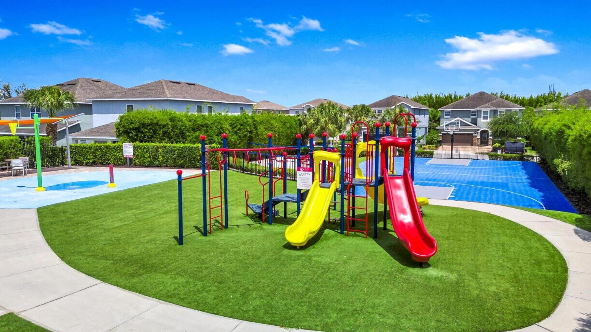 Villa Vibrant Elite Home: Disney-adjacent With Private Pool & Amenities Orlando