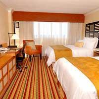Hotel Renaissance Airport 4*