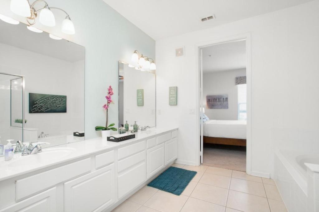 Stylish Vista Cay Luxury Oasis Near Theme Parks Walk To The Convention Center And Int'l Drive Orlando