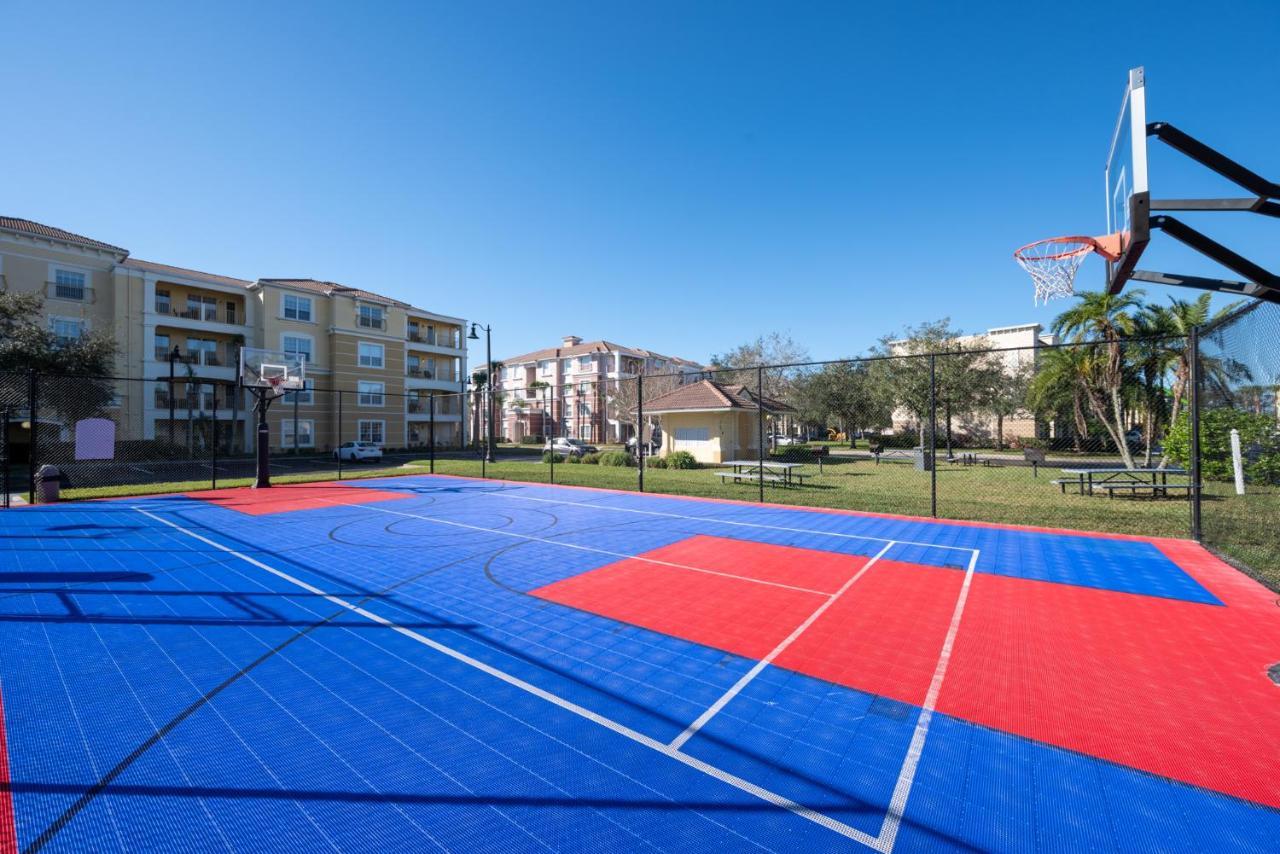 Spectacular Lakeview Serenade Next To Pool Near Theme Parks And Walk To Convention Center Apartment Orlando