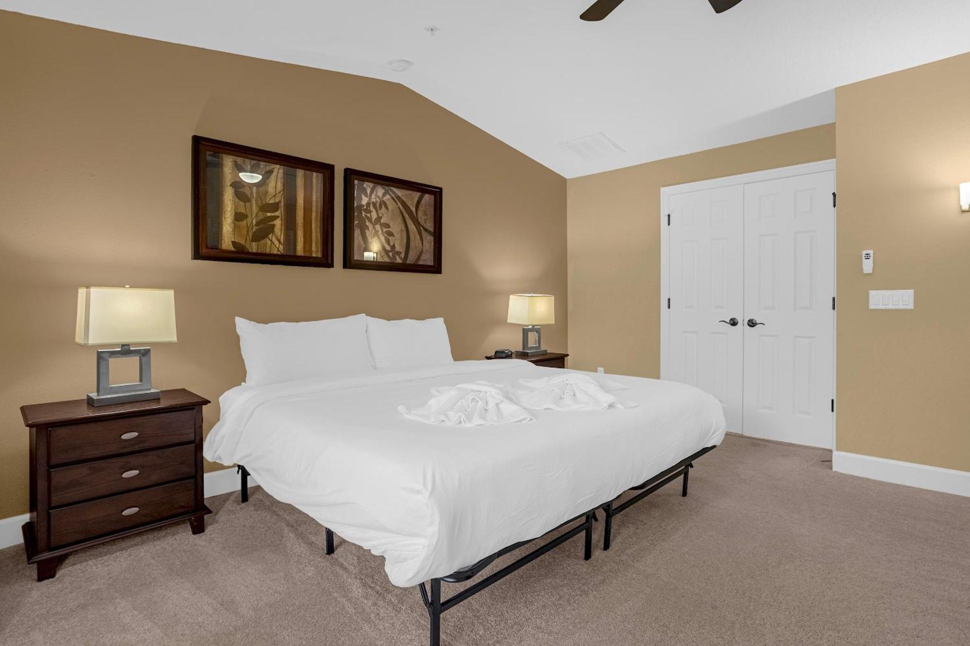 Easter Sale! Freshly Renovated Townhome By Disney! Holiday home Orlando