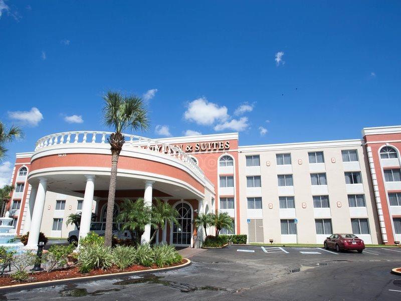 Hotel Spark By Hilton Near Universal 3*