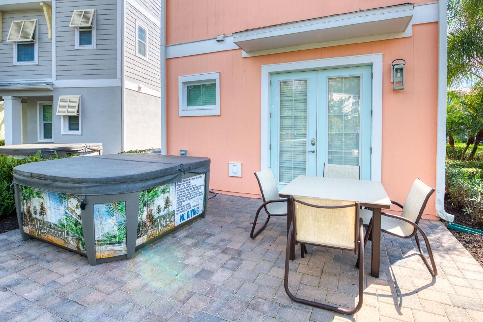 Holiday home Comfy With Hot Tub Near With Margaritaville Island H2o Access - 8029sb