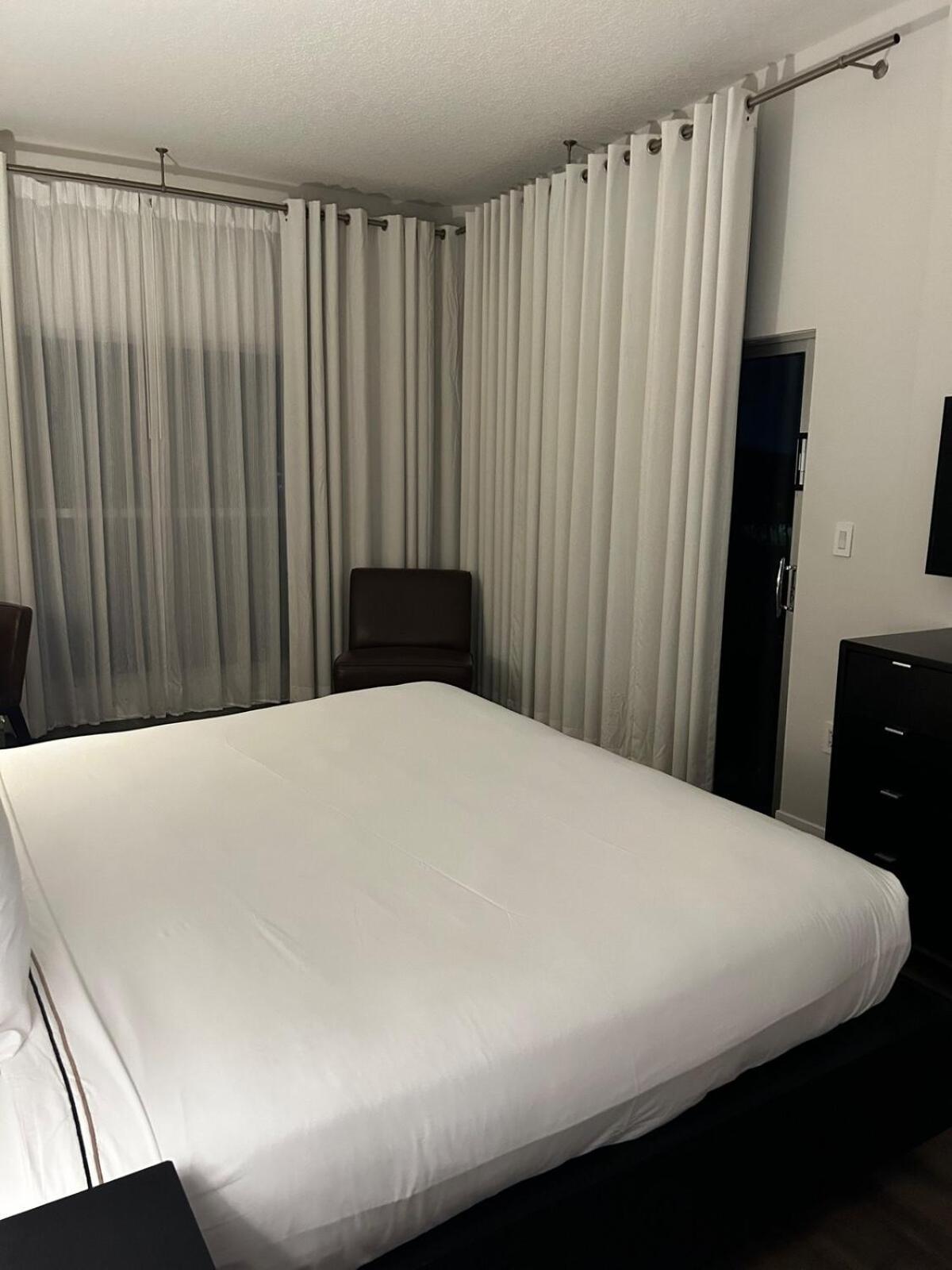 Apartment Stylish 2br Near Parks