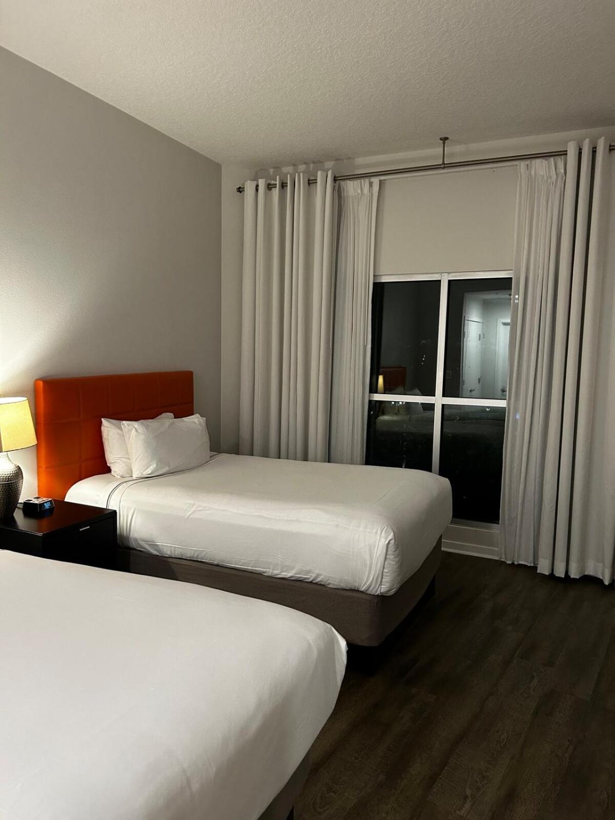 Stylish 2br Near Parks Apartment Orlando