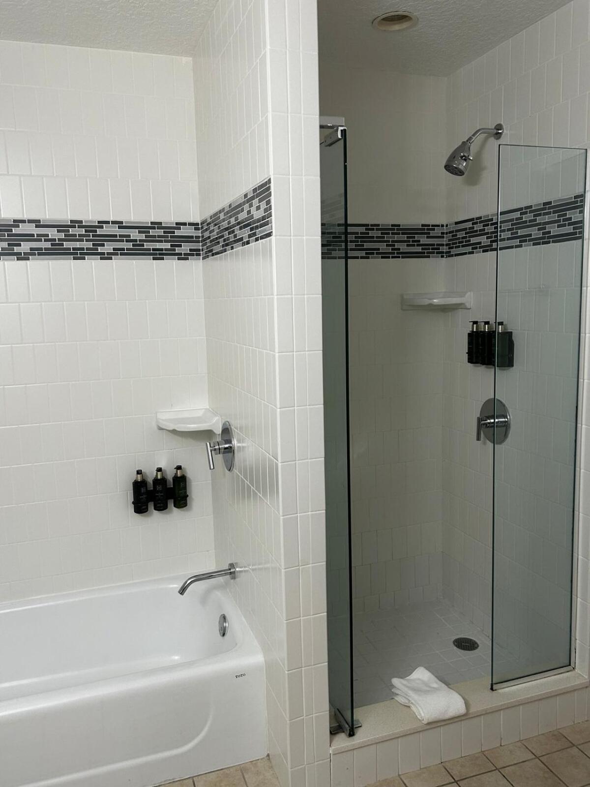 Stylish 2br Near Parks *