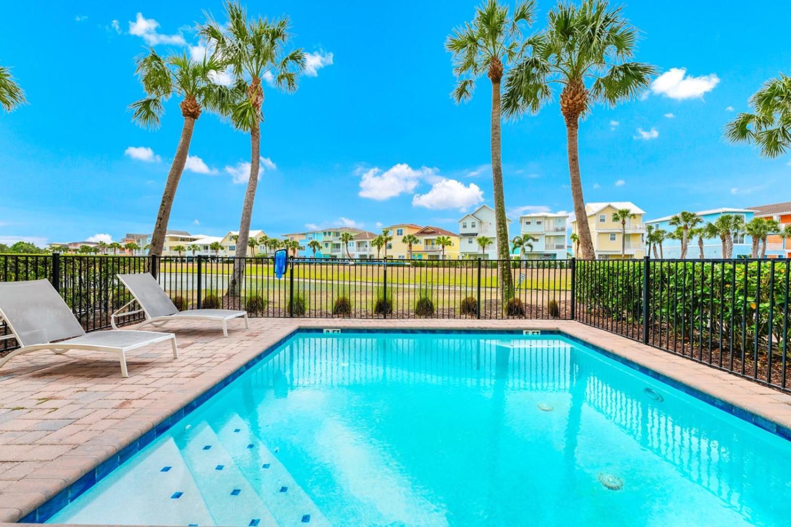 Waterfront With Balcony And Private Pool Near And Margaritaville Island H20 Waterpark Access - 3008ph Holiday home