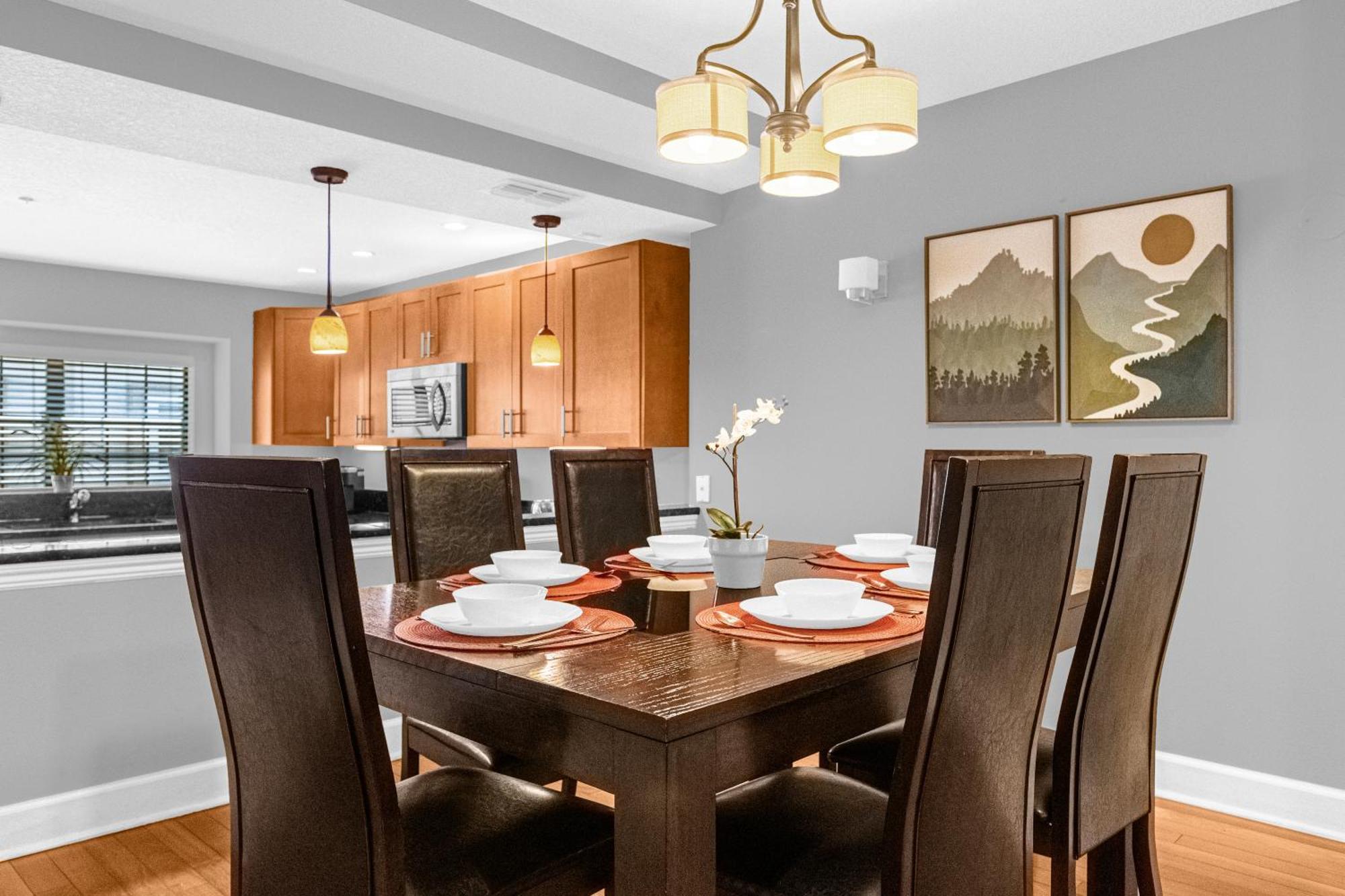 Holiday home Easter Sale! Freshly Renovated Townhome By Disney!
