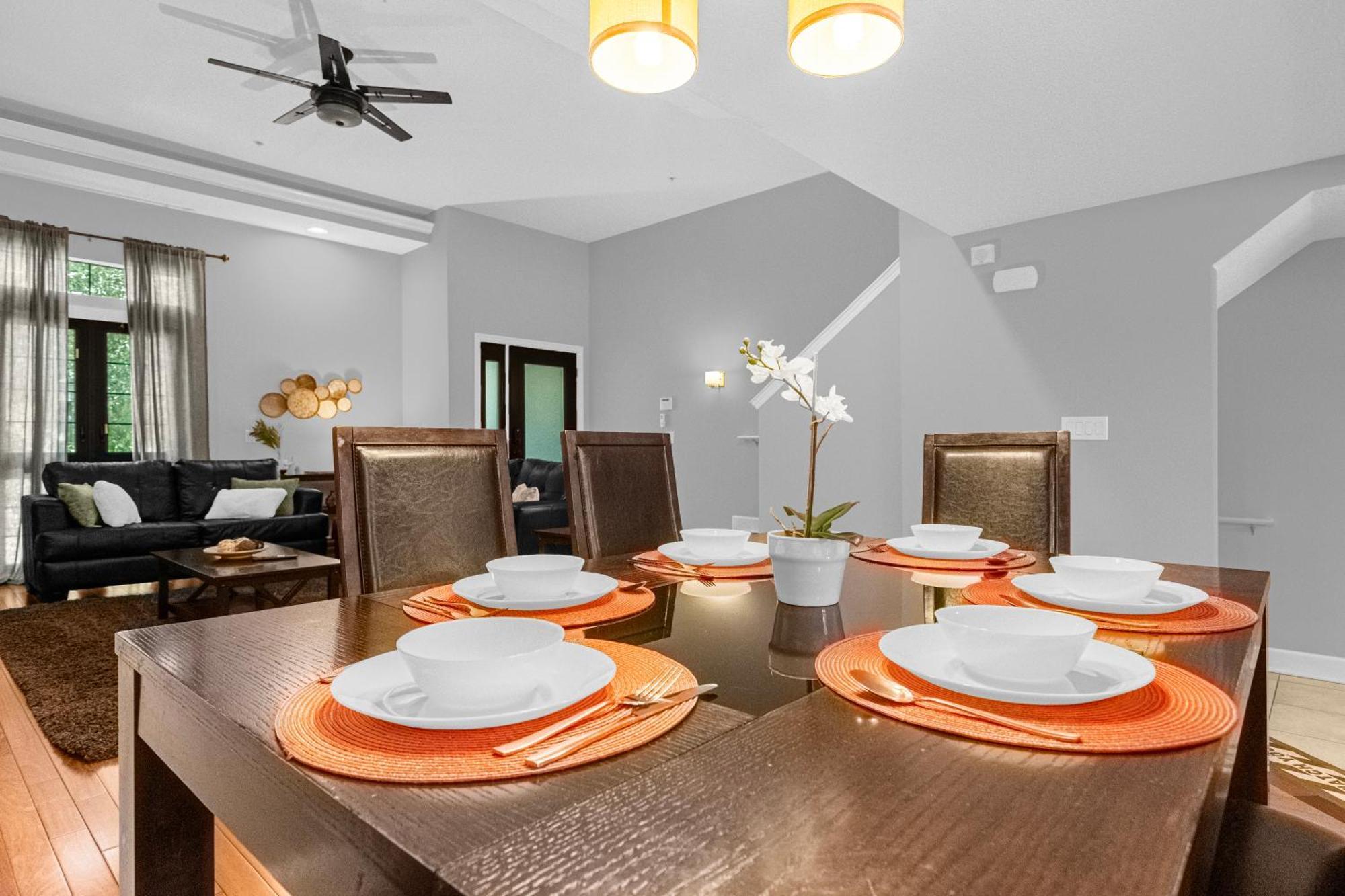 Easter Sale! Freshly Renovated Townhome By Disney! Orlando