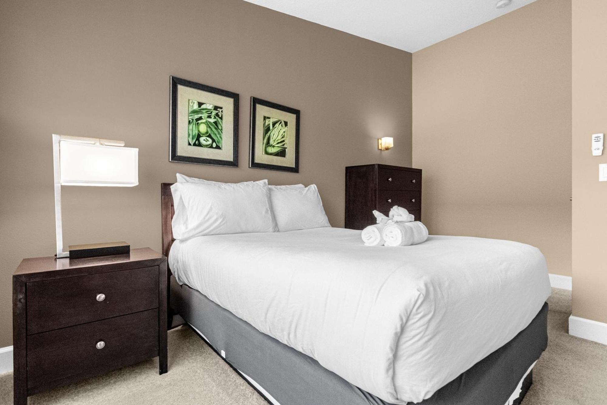 Easter Sale! Freshly Renovated Townhome By Disney! Holiday home Orlando