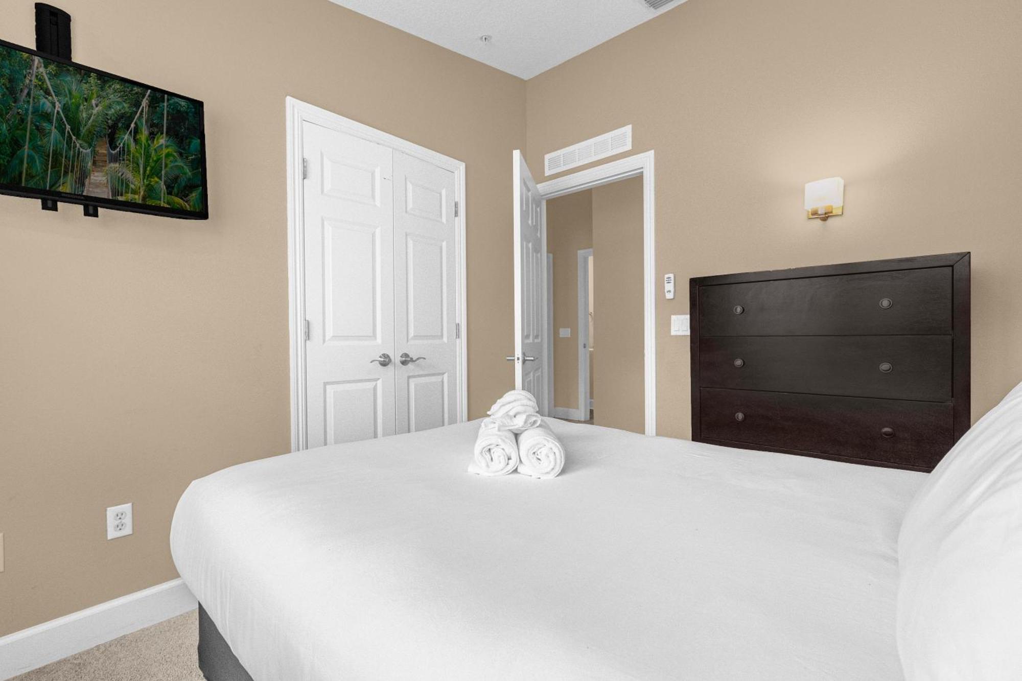 Long Weekend Escape - Townhome By Disney! Holiday home