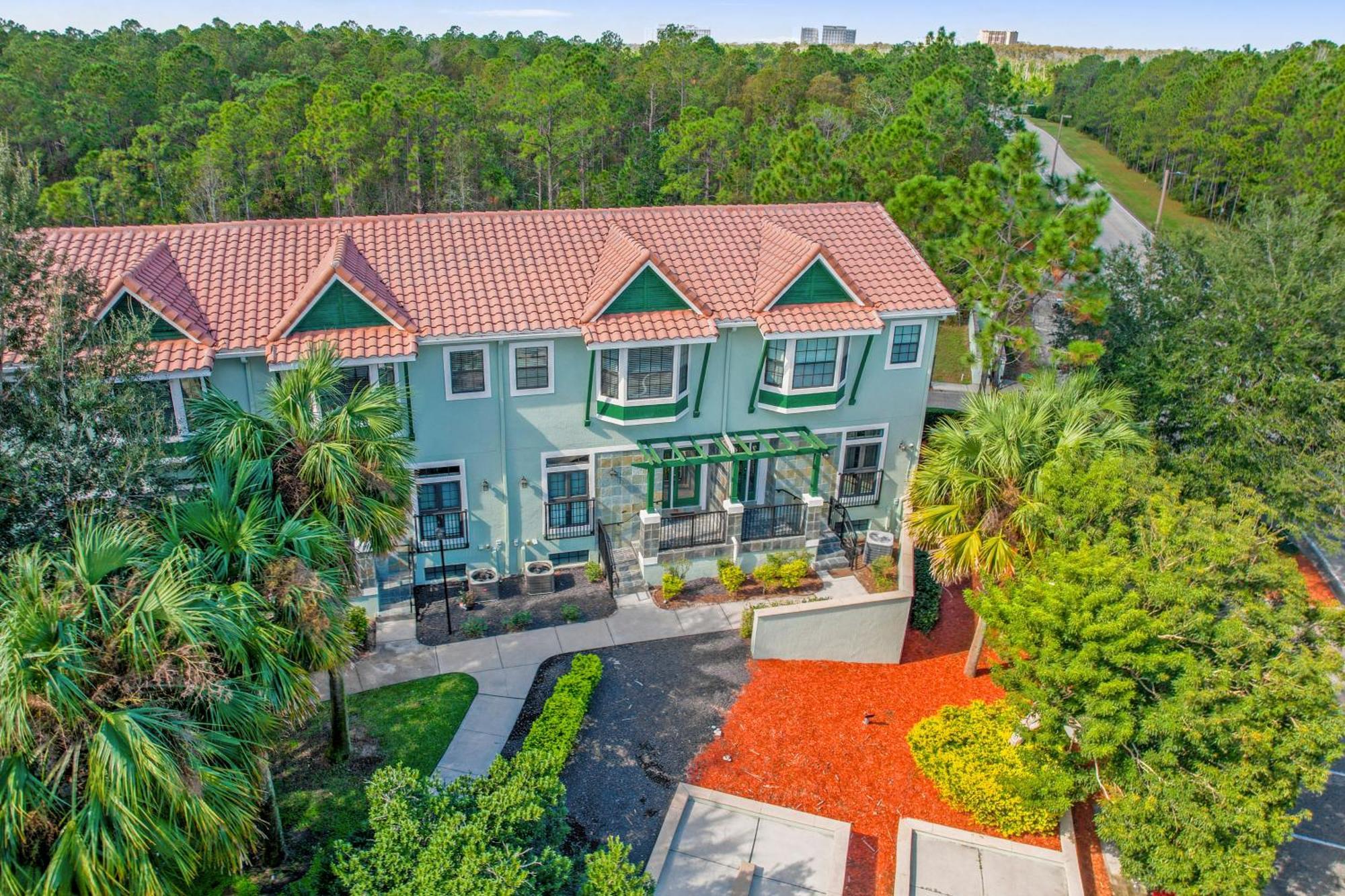 Easter Sale! Freshly Renovated Townhome By Disney! Holiday home
