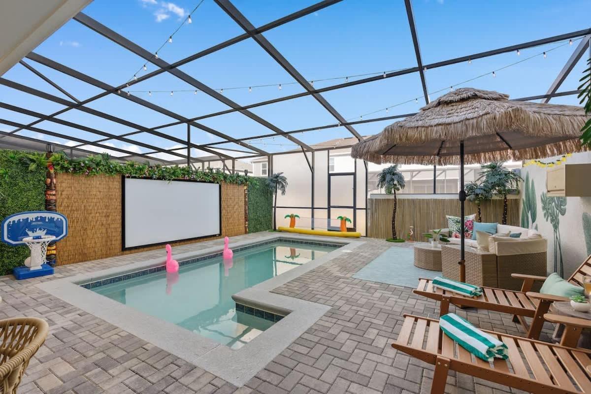 Holiday home New Themed Ultra Comfortable Heated Private Pool Game Family Near