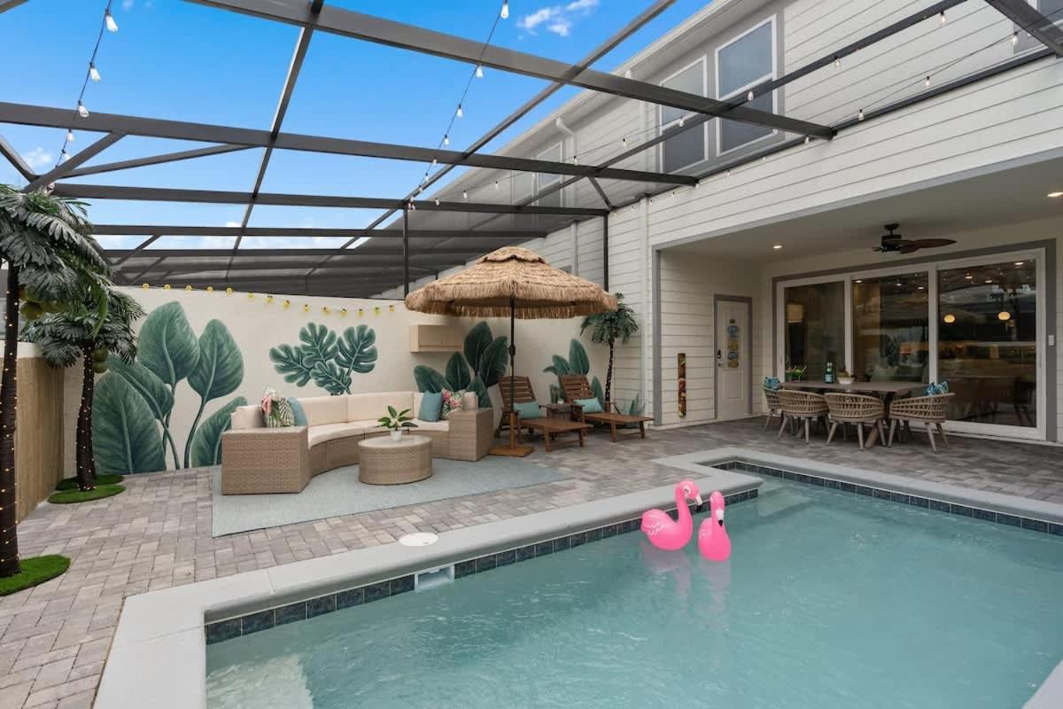 New Themed Ultra Comfortable Heated Private Pool Game Family Near Holiday home