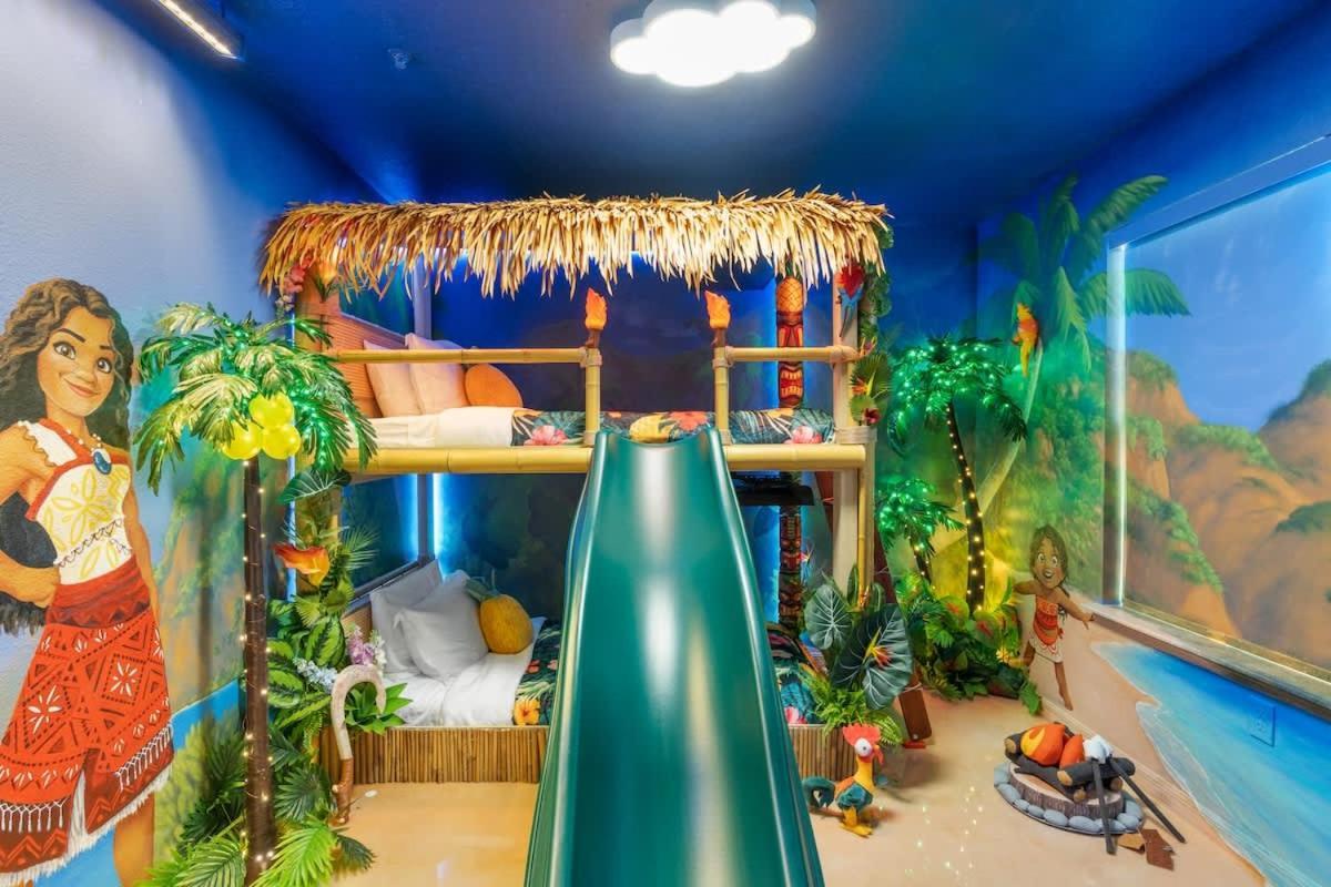 New Themed Ultra Comfortable Heated Private Pool Game Family Near Holiday home *
