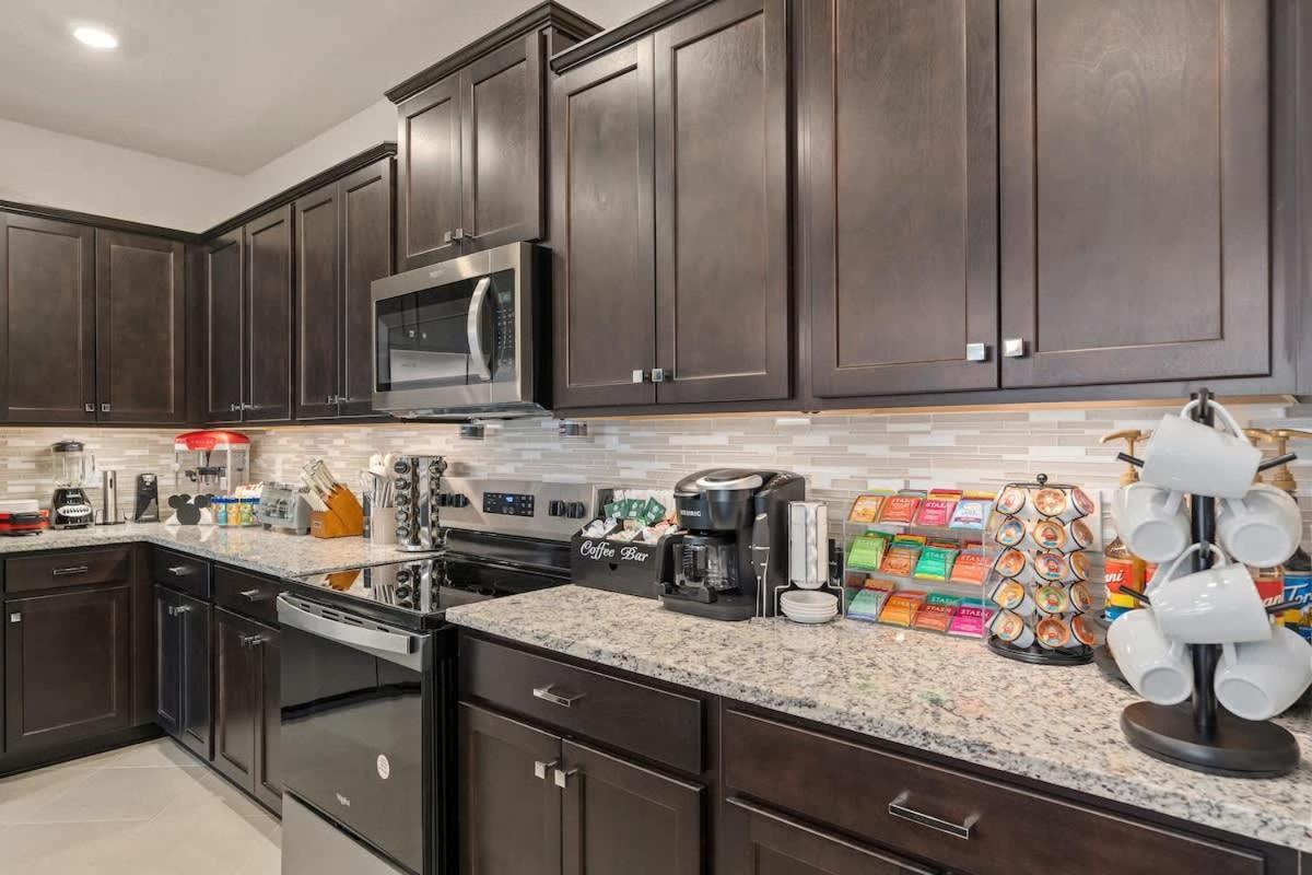 New Themed Ultra Comfortable Heated Private Pool Game Family Near Holiday home Orlando