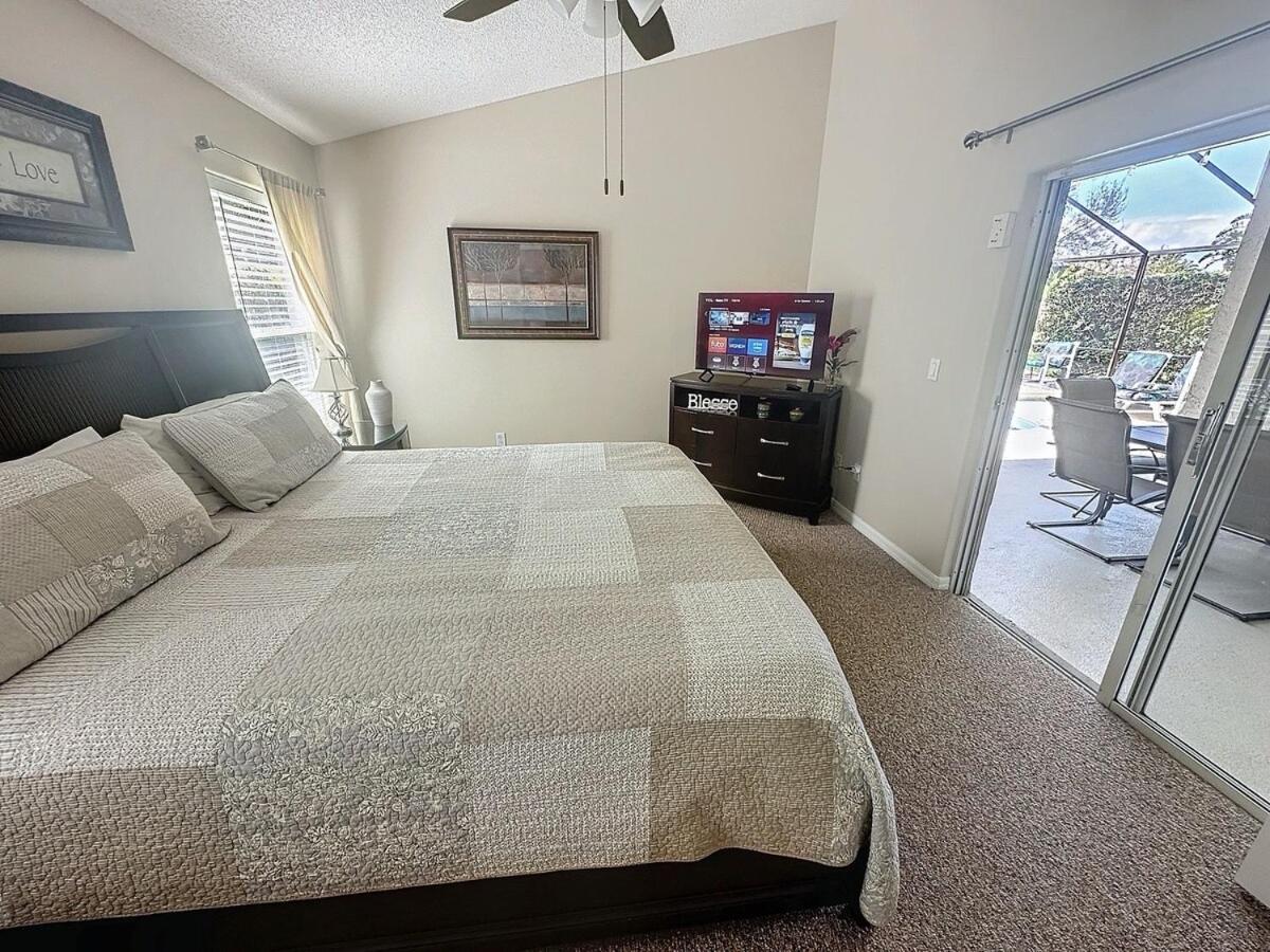 Holiday home Sunny Oaks Poolside, Pool Games,4m To Orlando