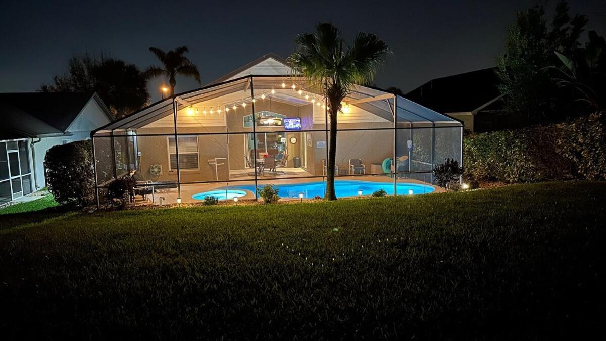 Holiday home Sunny Oaks Poolside, Pool Games,4m To
