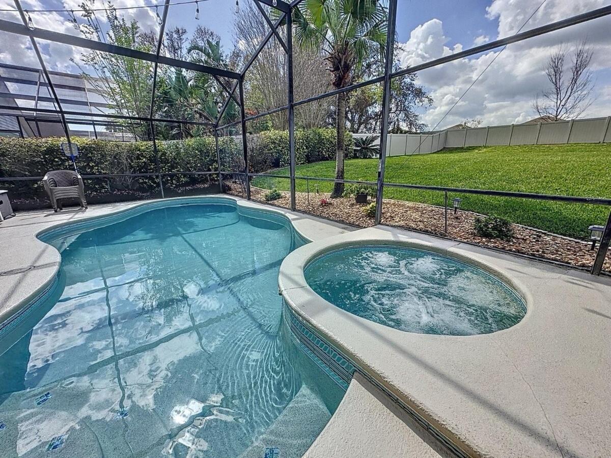Sunny Oaks Poolside, Pool Games,4m To Holiday home Orlando