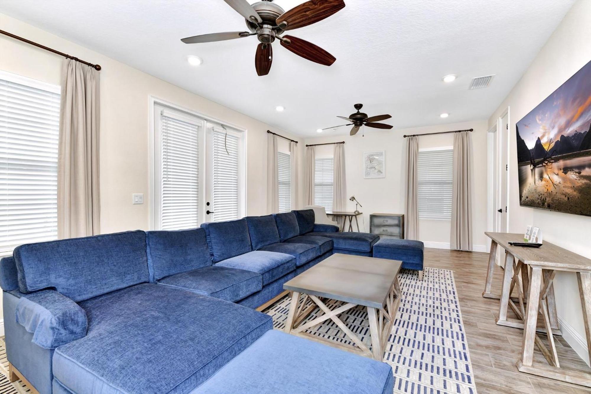 Casa de férias Blue Moon Luxurious With Private Pool Near With Margaritaville Island H2o Access - 8073su