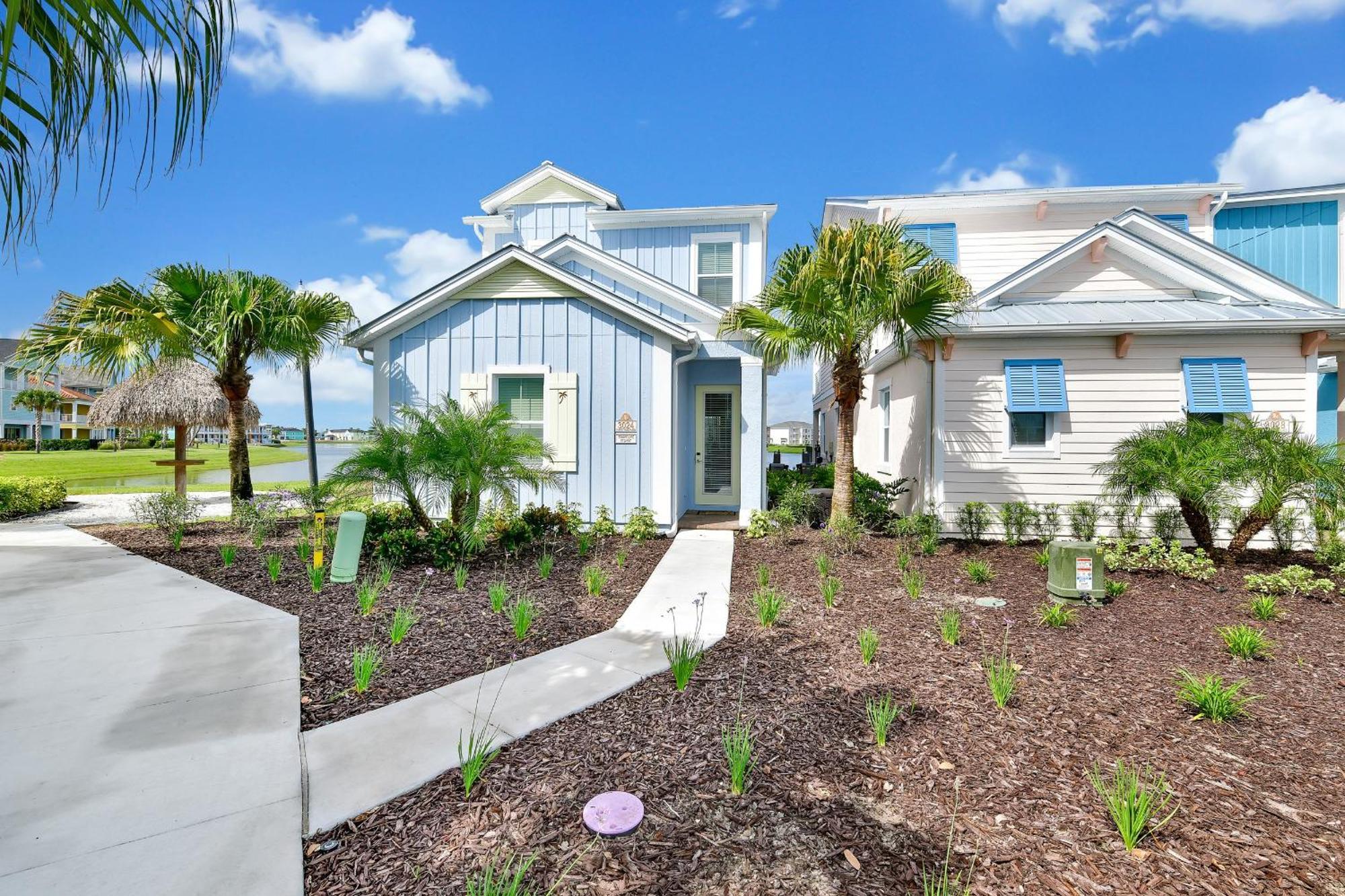 Beautiful Waterfront With Private Pool Near With Margaritaville Island H2o Access - 3024ph Holiday home Orlando