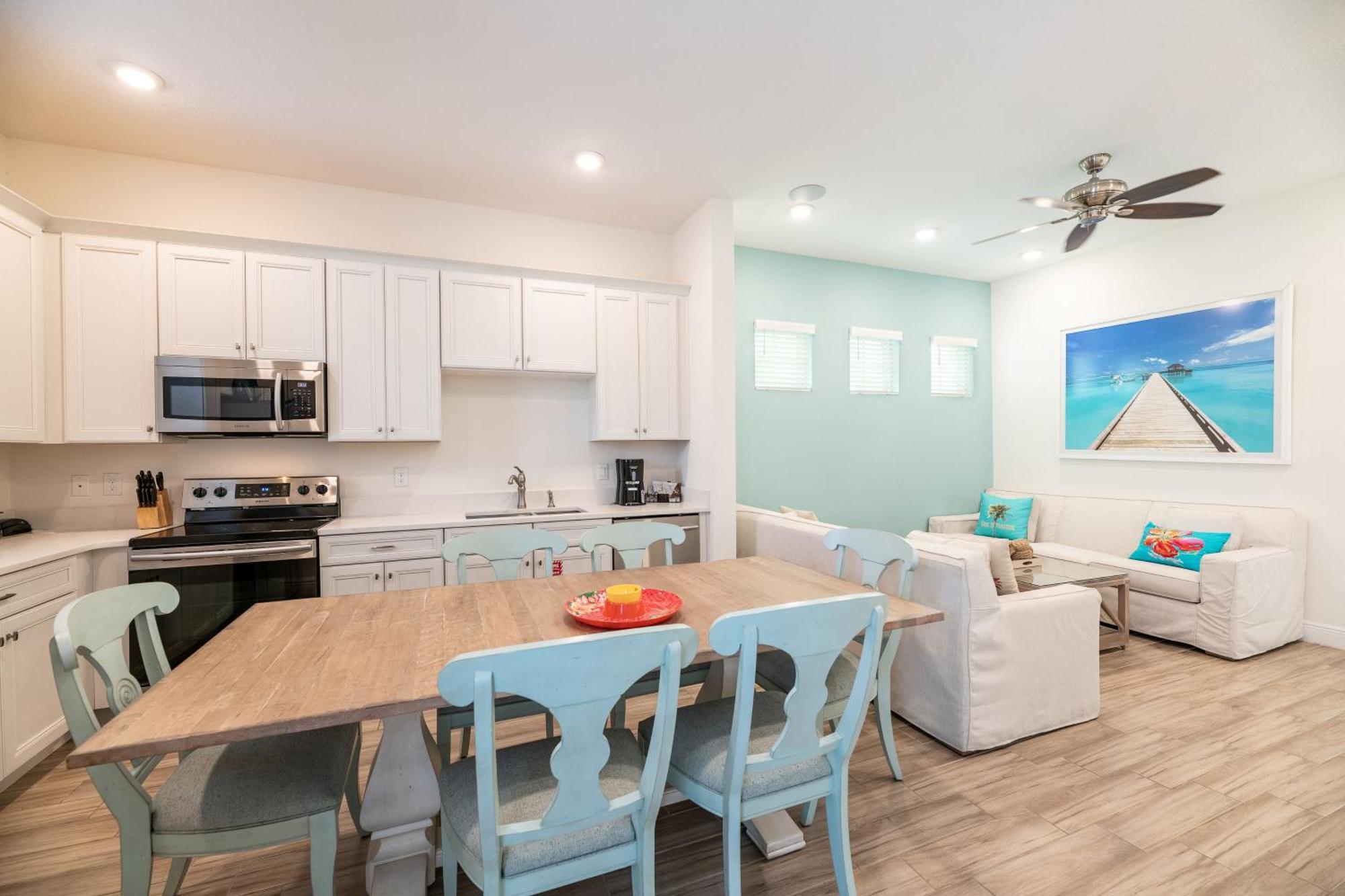Holiday home Vibrant With Hot Tub Near With Margaritaville Island H2o Access - 8032dr *