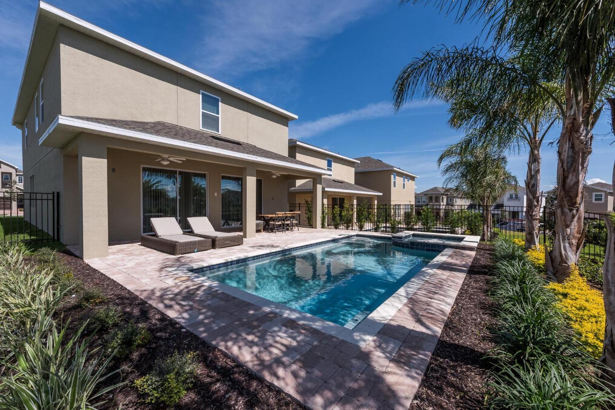 Holiday home Luxury Near By Rentyl With Private Pool & Amenities - 211m