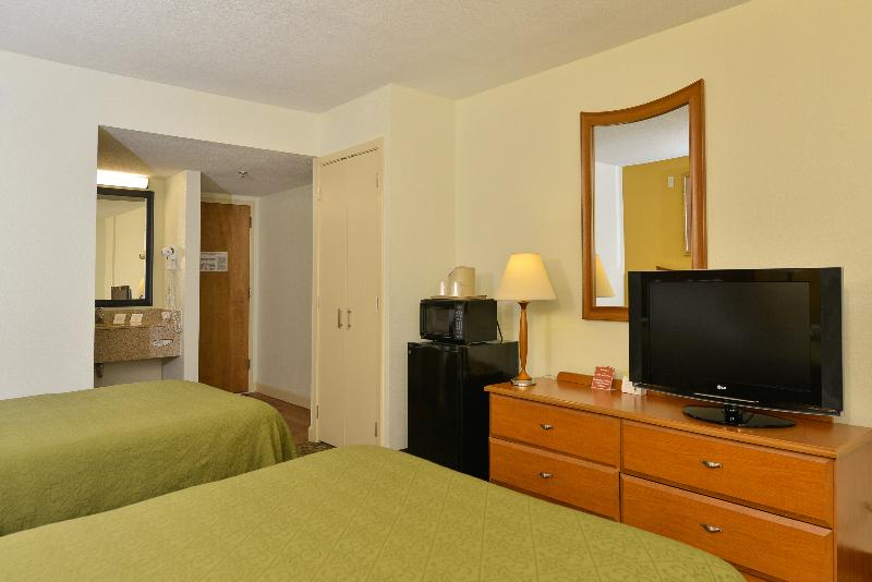 Hotel Spark By Hilton Near Universal 3*