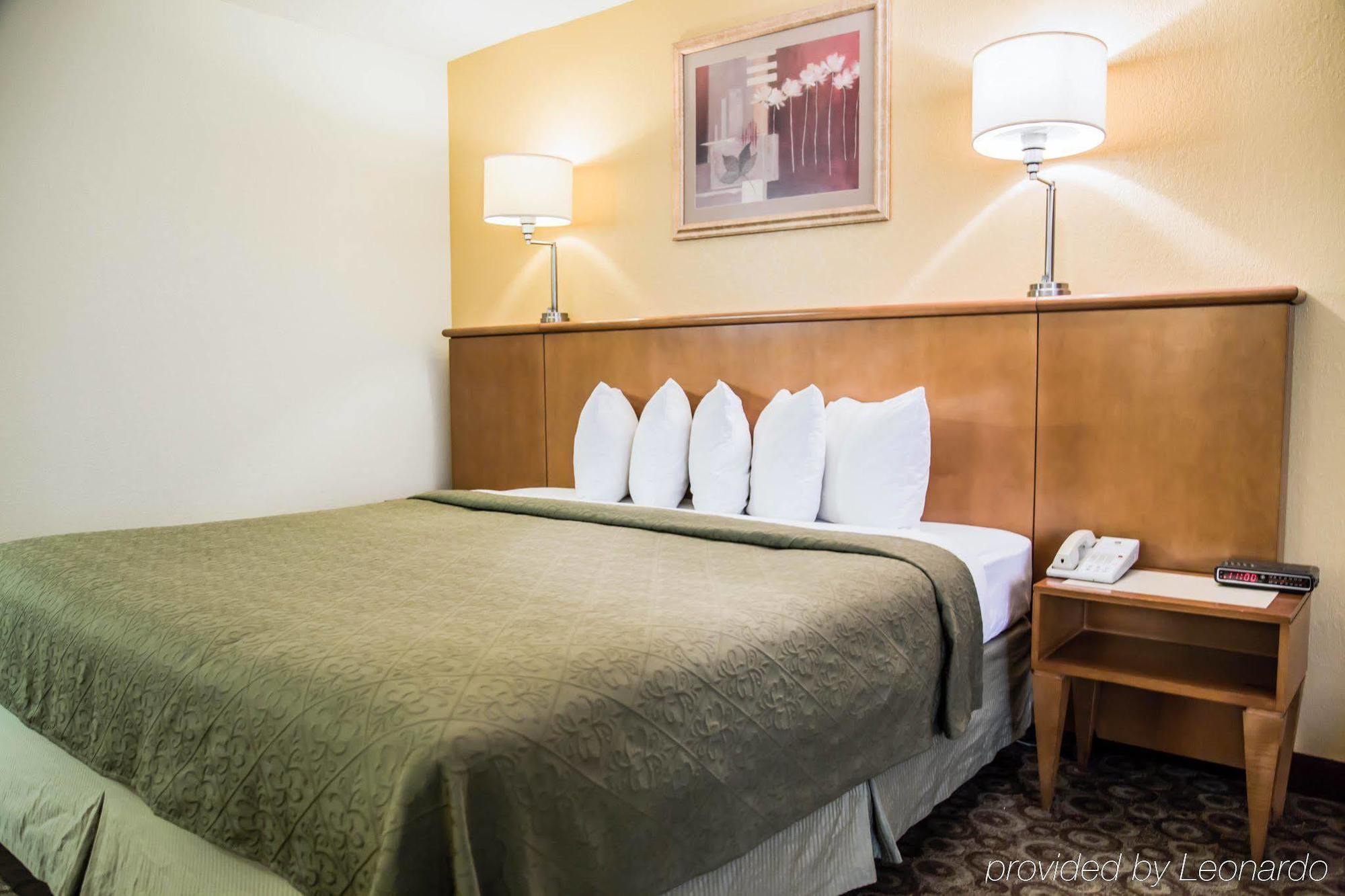 Spark By Hilton Near Universal Hotel 3*