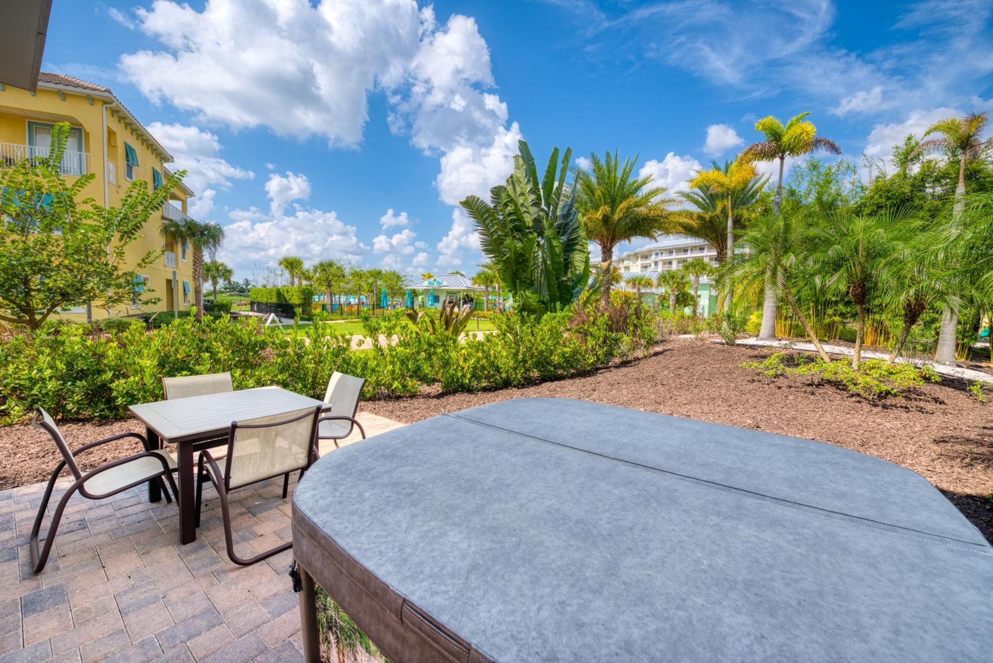Comfy With Hot Tub Near With Margaritaville Island H2o Access - 8029sb Holiday home
