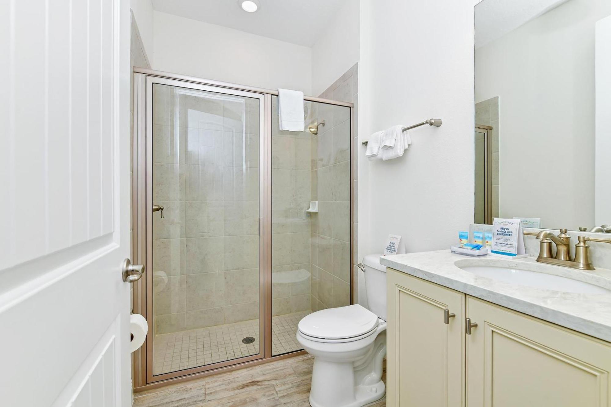 Holiday home Palm Tree Paradise Private Pool Near With Margaritaville Island H20 Access - 8109su