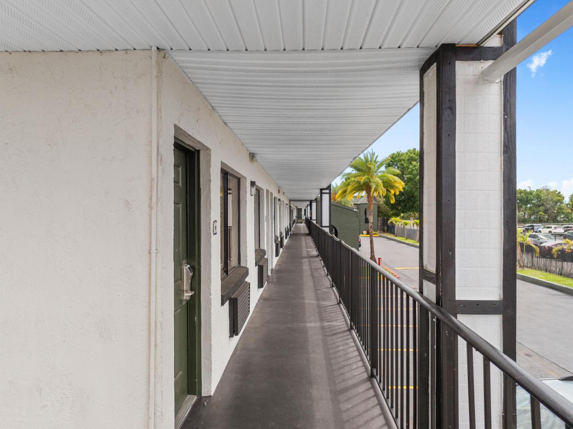 Baymont By Wyndham Downtown Hotel