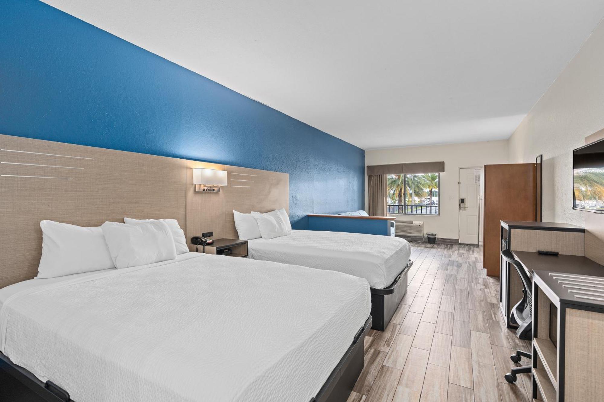 Baymont By Wyndham Downtown Hotel 2*