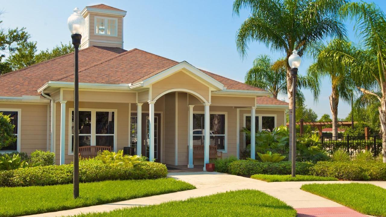 Derby Townhome At Lucaya Near Pousada