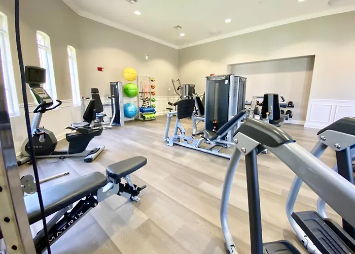 Spectacular Lakeview Serenade Next To Pool Near All Theme Parks And Walk To Convention Center