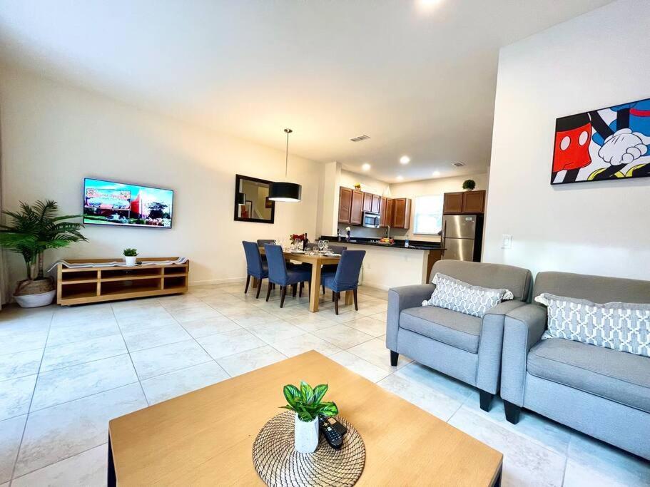 Villa Amazing .mins To Regal Oasks *
