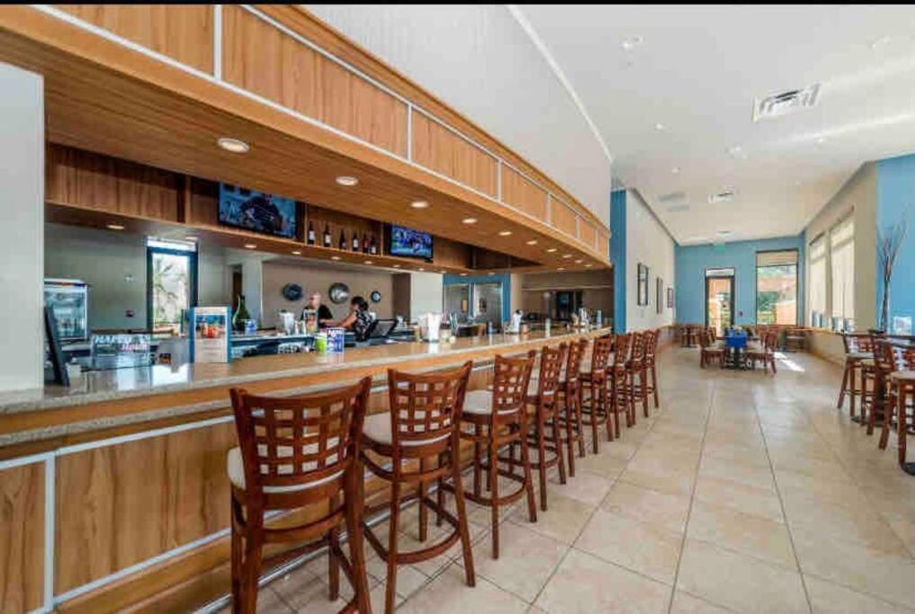 Amazing .mins To Regal Oasks Villa *