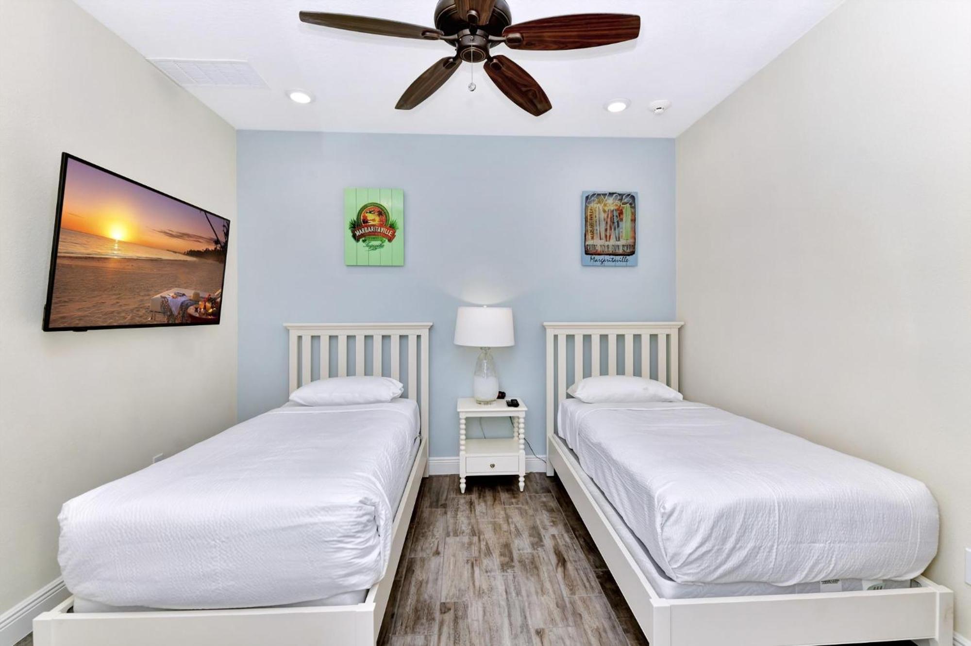 Holiday home Blue Moon Luxurious With Private Pool Near With Margaritaville Island H2o Access - 8073su